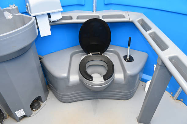 Best Portable restroom trailer rental  in Keansburg, NJ